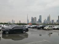 Une rare forte pluie à Dubaï