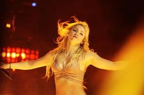 Shakira se produisant à la Minsk Arena
