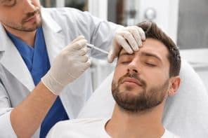 Traitement facial discret pour homme