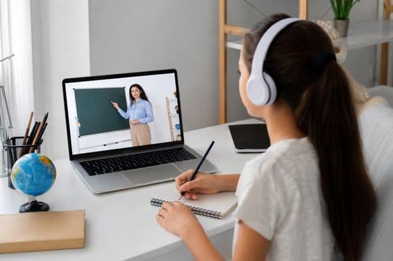 Apprentissage en ligne dans un environnement domestique
