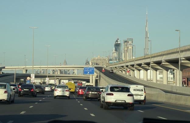 Embouteillage pendant l'heure de pointe à Dubaï