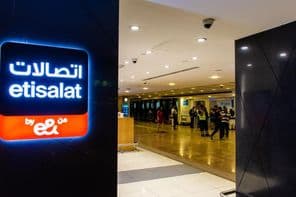 Etisalat par e& Signalisation de Marque à l'Aéroport International de Dubaï.