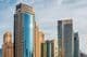 Bâtiments résidentiels et hôtels dans les gratte-ciel autour de Dubaï Marina.