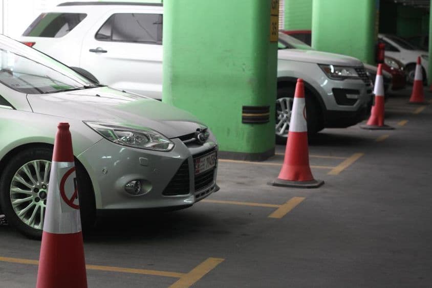 un parking à Abu Dhabi