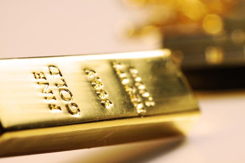 une grande barre d'or