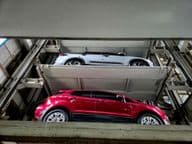 Garage de stationnement moderne automatisé à plusieurs niveaux