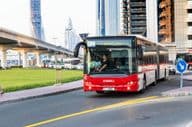 gratte-ciel moderne le long de Sheikh Zayed Road.
